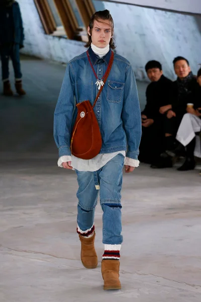 Look 50